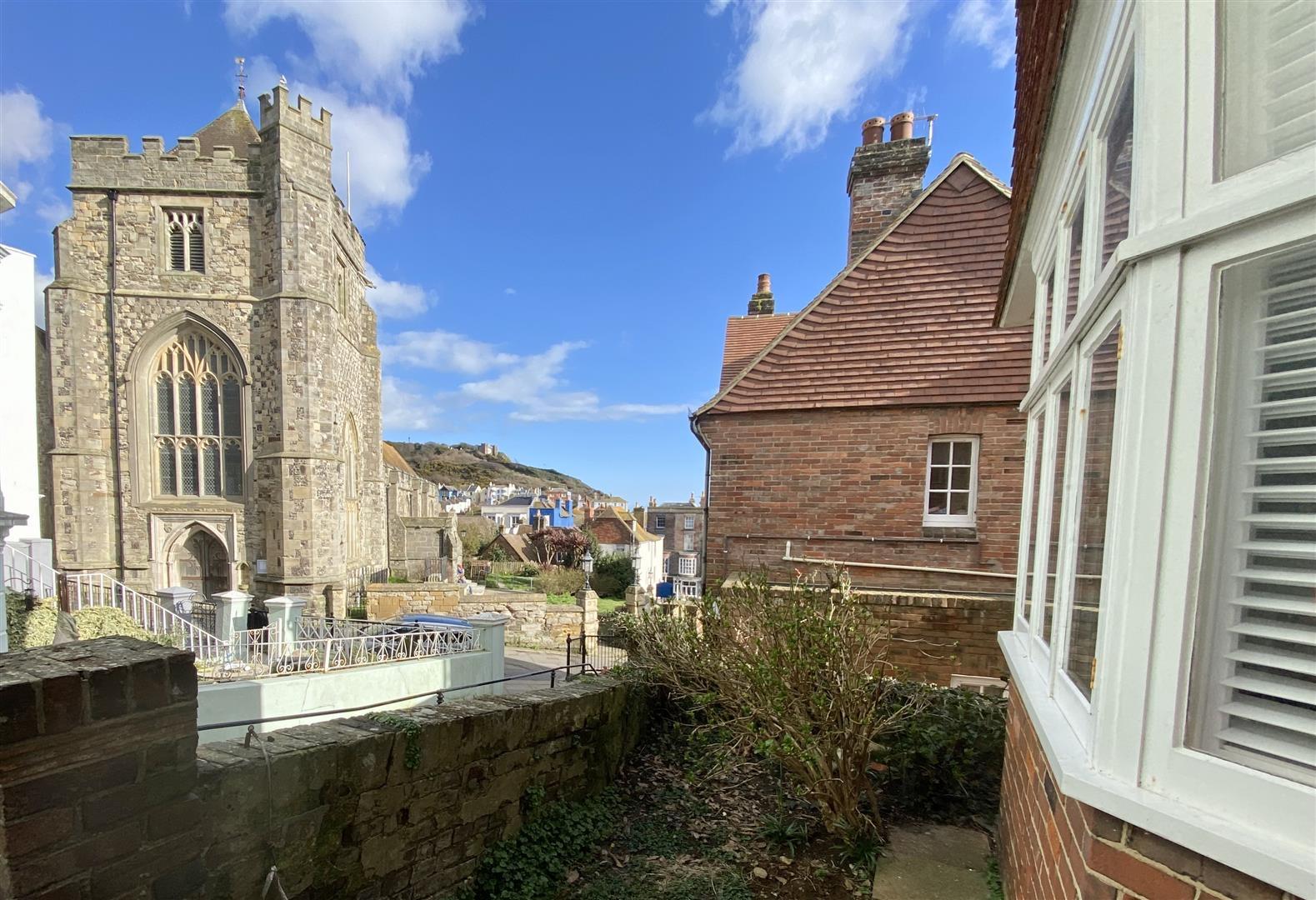 3 bed property in Cobourg Place, Old Town, Hastings